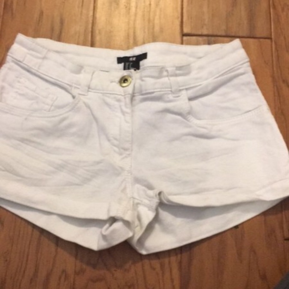 Mid-rise white shorts